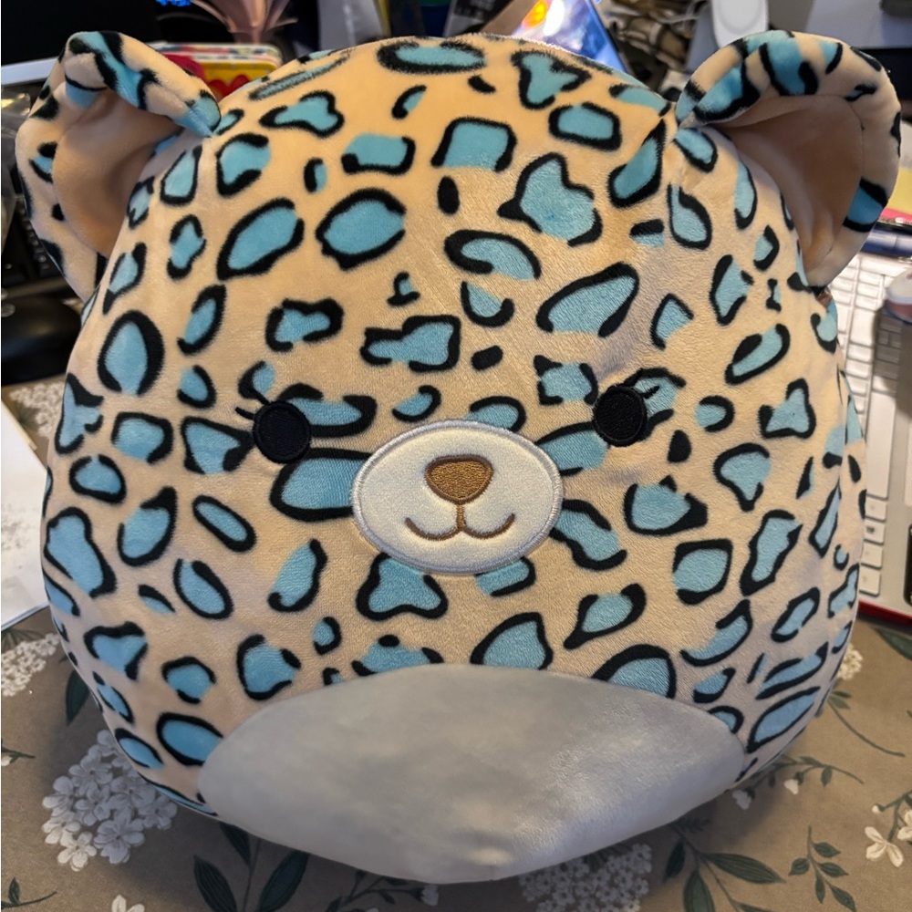 Squishmallows Emanga 
the Leopard Cheetah 
Plush Tan Black and Teal 12”